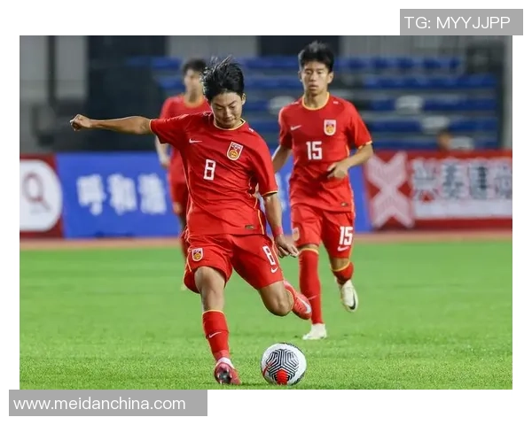 2017年中国与伊朗足球赛上半场精彩回顾与分析视频