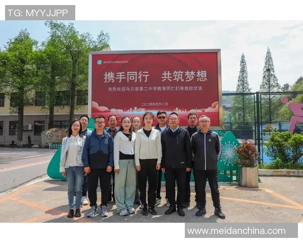 校园行 - 芳华风暴突袭南体，携手前行共话未来